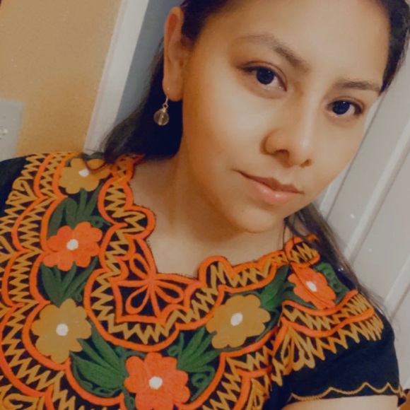 Authentic Mexican traditional embroidered blouse - Picture 2 of 4